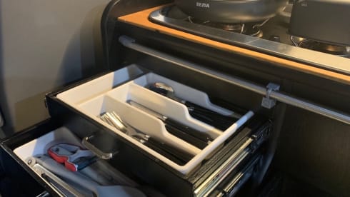 "Thermos" – VW T4 del 2002 con 2 posti letto - a 3 miglia dall'aeroporto di Inverness - *assicurazione inclusa*