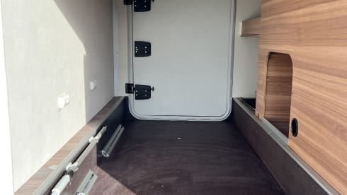 Red Pepper – Nice compact camper (2019) for 2 people