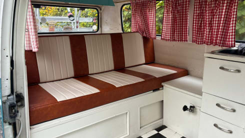 Billy – Volkswagen T2b Camper from 1978