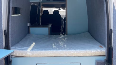 mercy – New build 3 berth Mercedes Benz Campervan 3 belted seats