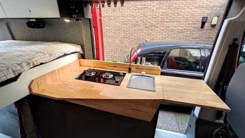 Dubbele schuifdeur en dubbele luifel – 4p Fiat L2H2 bus from 2010 suitable for off-grid