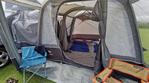 A Beautiful Escape – Luxury Automatic Toyota 4 berth, 5 seat, insurance included