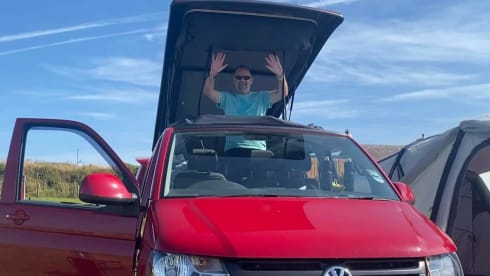 Red Dragon – 4 berth Volkswagen campervan from 2014