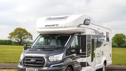 Swift Voyager 485 5 Berth