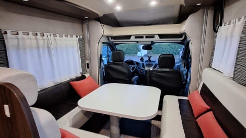 Malle Mats – 4p Benimar semi-integrated uit 2017