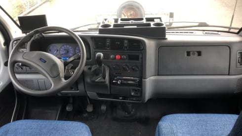 SPACIOUS CLEAN FAMILY CAMPER LARGE AND HANDY WITH NESPRESSO;)