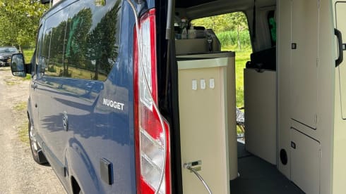 t'Bussie – Ford Custom Nugget, on the road with the Bussie!