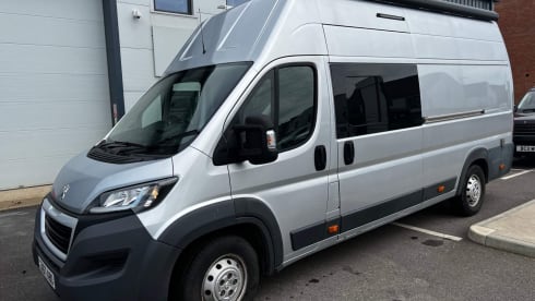 Camper – 4 Berth Peugeot Camper Van Motorhome Based In East Sussex