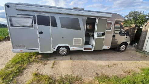 Zeer ruime nette camper – 4p Fiat semi-integrated from 2004