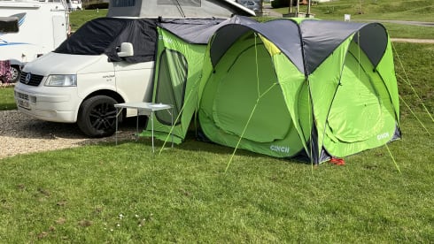 Shelly – 4 berth Volkswagen T5 campervan 