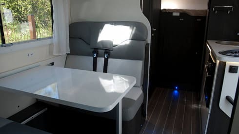 Britney  – Luxury 6 berth Roller Team automatic