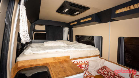 Bruce – Off-grid Mercedes-Benz camper!