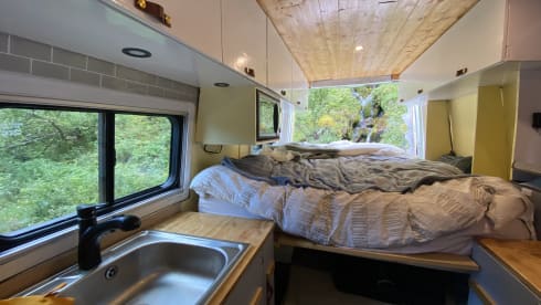 Auto Explorer – 2 berth Automatic Mercedes-Benz Sprinter 