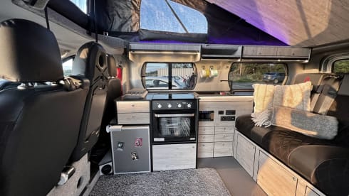 Van Damme – Renault traffic LWB luxury campervan ( 2 adults & pet friendly  )