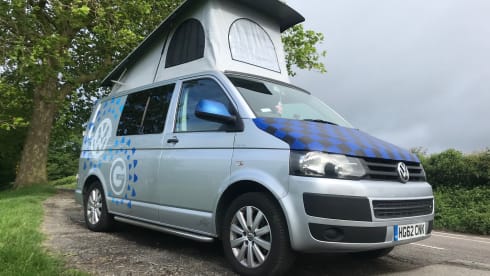 Lady Luna – VW Campervan - 4 berth with awning.