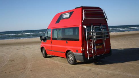 Het rode monster – Official Westfalia built-in, ideal small family camper 5p