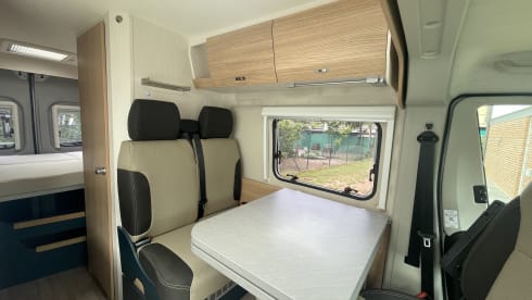 Compact and manoeuvrable KNAUS Boxlife 600 TOP Van