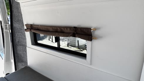 Off-grid & honden toegestaan – (Dog) Off-grid camper with Starlink & comfort – travel & remote work
