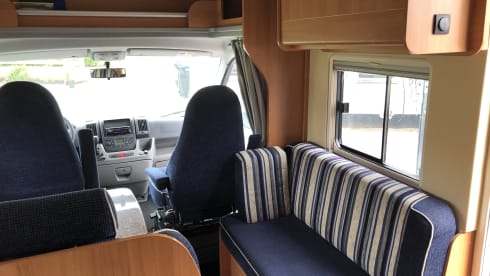 Very neat 4 person Dethleffs family camper!