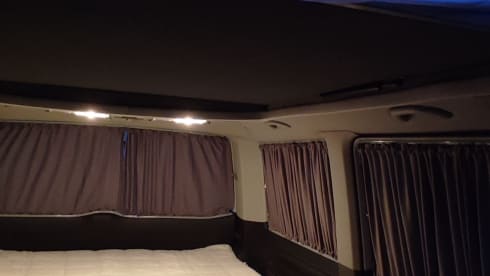 Happy Camper – Luxury 4/5p bus camper Volkswagen Multivan from 2008