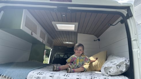 Reggie – Beautiful Family Campervan - Kids Bunks - Adults Double - Off Grid – Heater