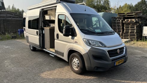 Fiat Ducato 2 or 4 pers. Buscamper - Off grid - Bench air conditioning - Underfloor heating
