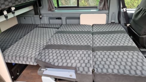Bop – Ford Nugget with high roof