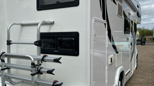 The Adventurer MK2 – 6 Berth Ford Chausson 626 2016