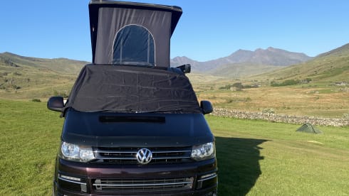 Ronnie – 4 berth Volkswagen campervan 2015