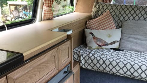 Blue – Volkswagen Wohnmobil mit 4 Schlafplätzen aus dem Jahr 1986