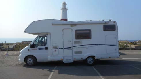 EASY 5 MOTORHOME HIRE JUST TURN UP AND GO