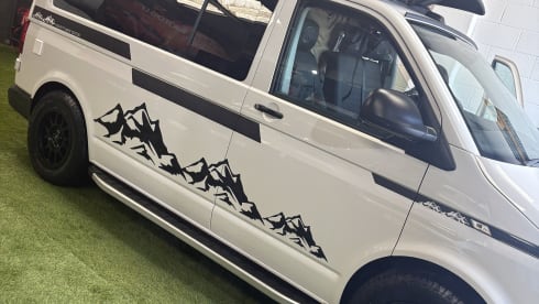 Benji – New conversion T6.1 4 berth Volkswagen campervan 