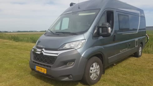 Luxury off grid bus camper from 2018