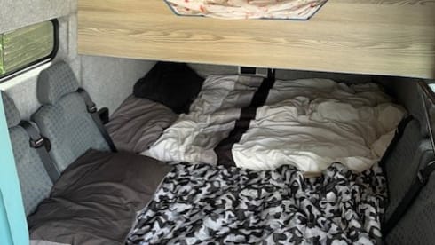 Large 5 berth Iveco Daily Campervan 7 belted seats 
