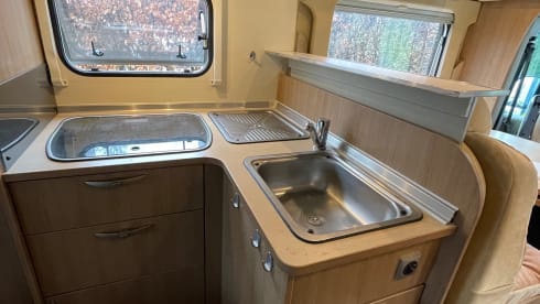 Luxury 4 pers. with fixed French bed and a pull-down bed