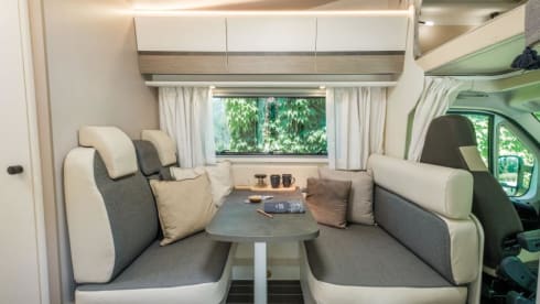 RIMOR DYNAMIC 35 FANTASTIC COMFORTABLE AND SAFE OVERCAB CAMPER