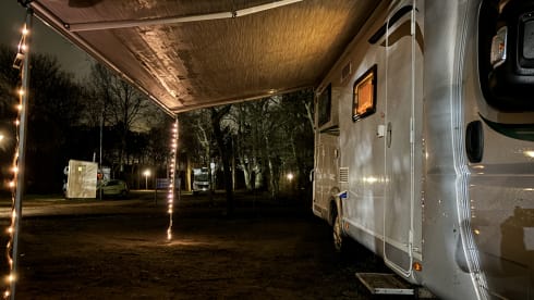 LMC Family Alcove Camper 6 persons Space saver! 