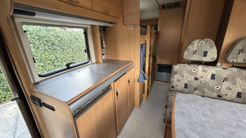 Echte gezinscamper – 6p Hymer alcove from 2000