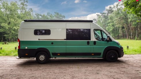 Puck de camperbus  – Zeer complete off-grid zelfbouw camper uit 2019
