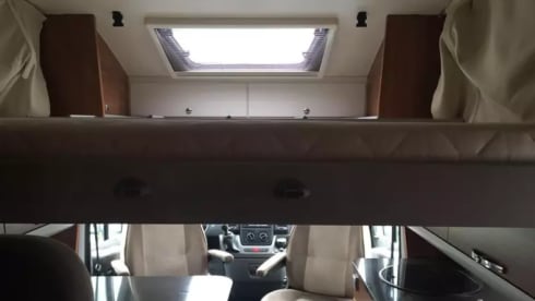 Thuismobiel – 4p Adria Mobil integrated uit 2010