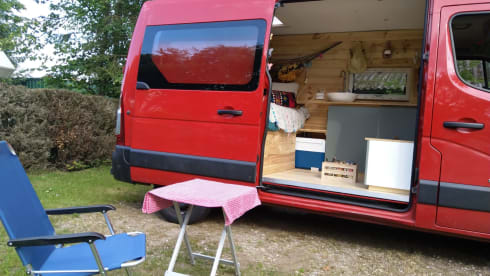 On the road with Red Hot Chili Pepper bus (2 persons)