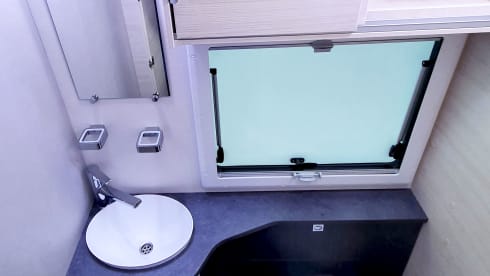 Het pareltje  – Brand new 5p Chausson Ford 170 automatic