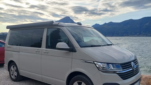Adventure_van_rent – VW California T6.1 Beach