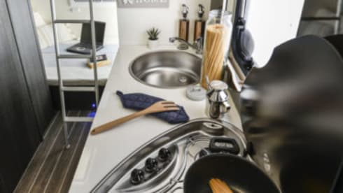 Ocean – 6 berth Roller Team  Auto