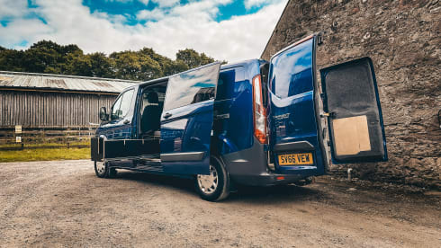 Transit Custom LWB - Stylish and Compact. HEATING SYSTEM!