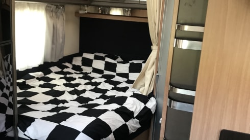 Knaus Sky Wave 650 automatic