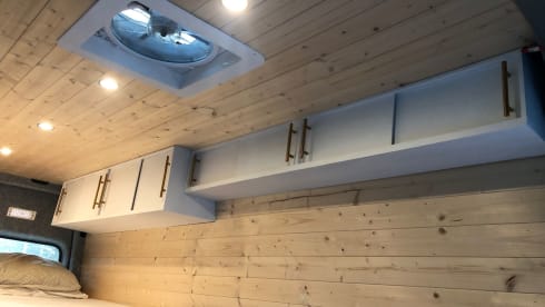 Vrijheid – 2p VW Crafter bus from 2014, complete, spacious and cozy
