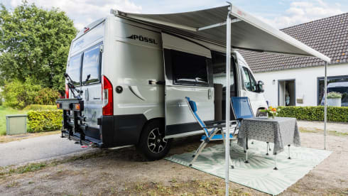 Joy – Beautiful 3p Pössl bus camper from 2020