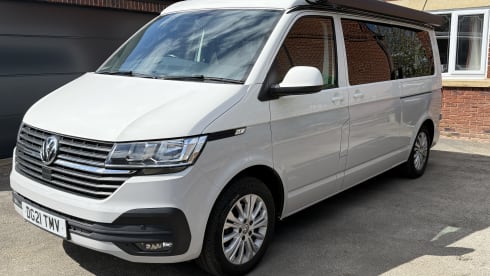 VW Campervan Auto with Hot Water 2021