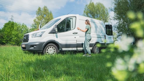 BAYVAN – BAY: Ford Self-Build BUS - Carefree OFF-Grid Kameren